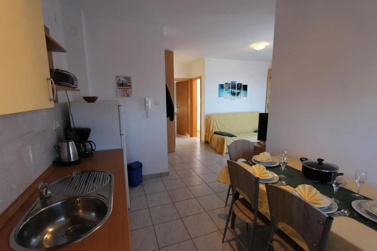 Apartments Valdina Malinska Guest house