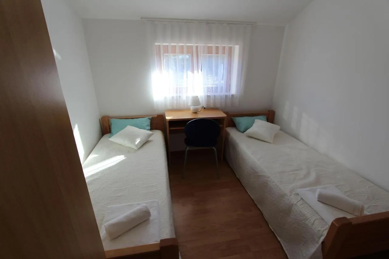 Guest house Apartments Valdina Malinska Croatia