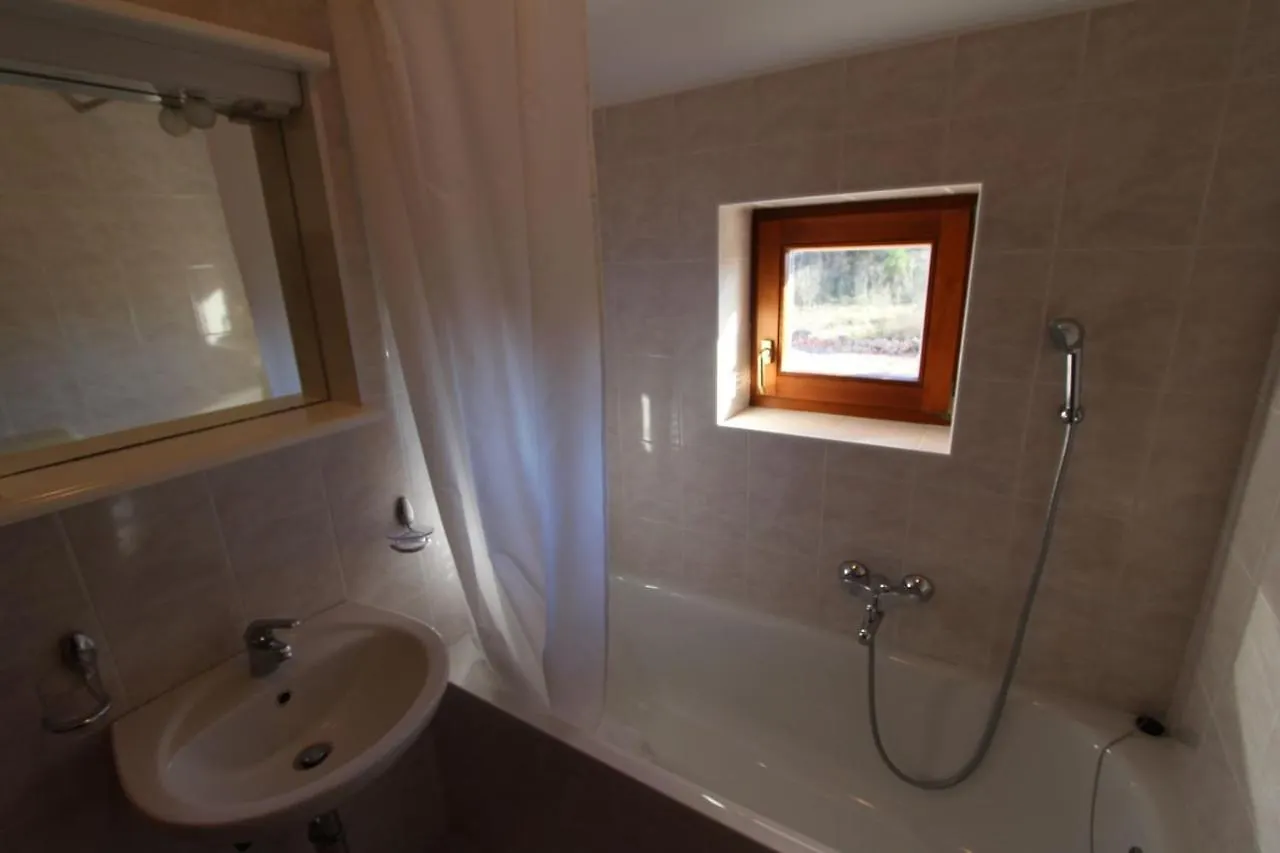 Guest house Apartments Valdina Malinska