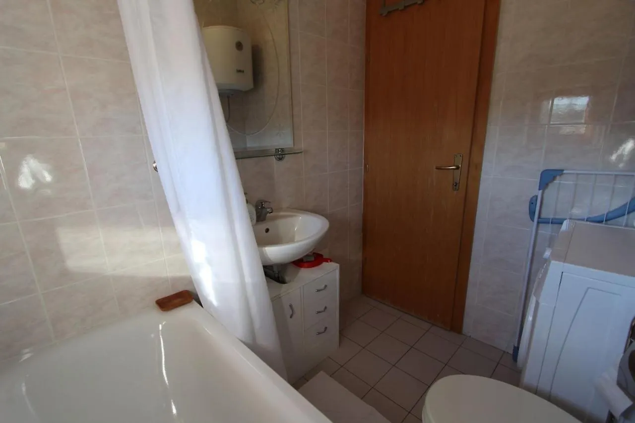 Apartments Valdina Malinska Guest house