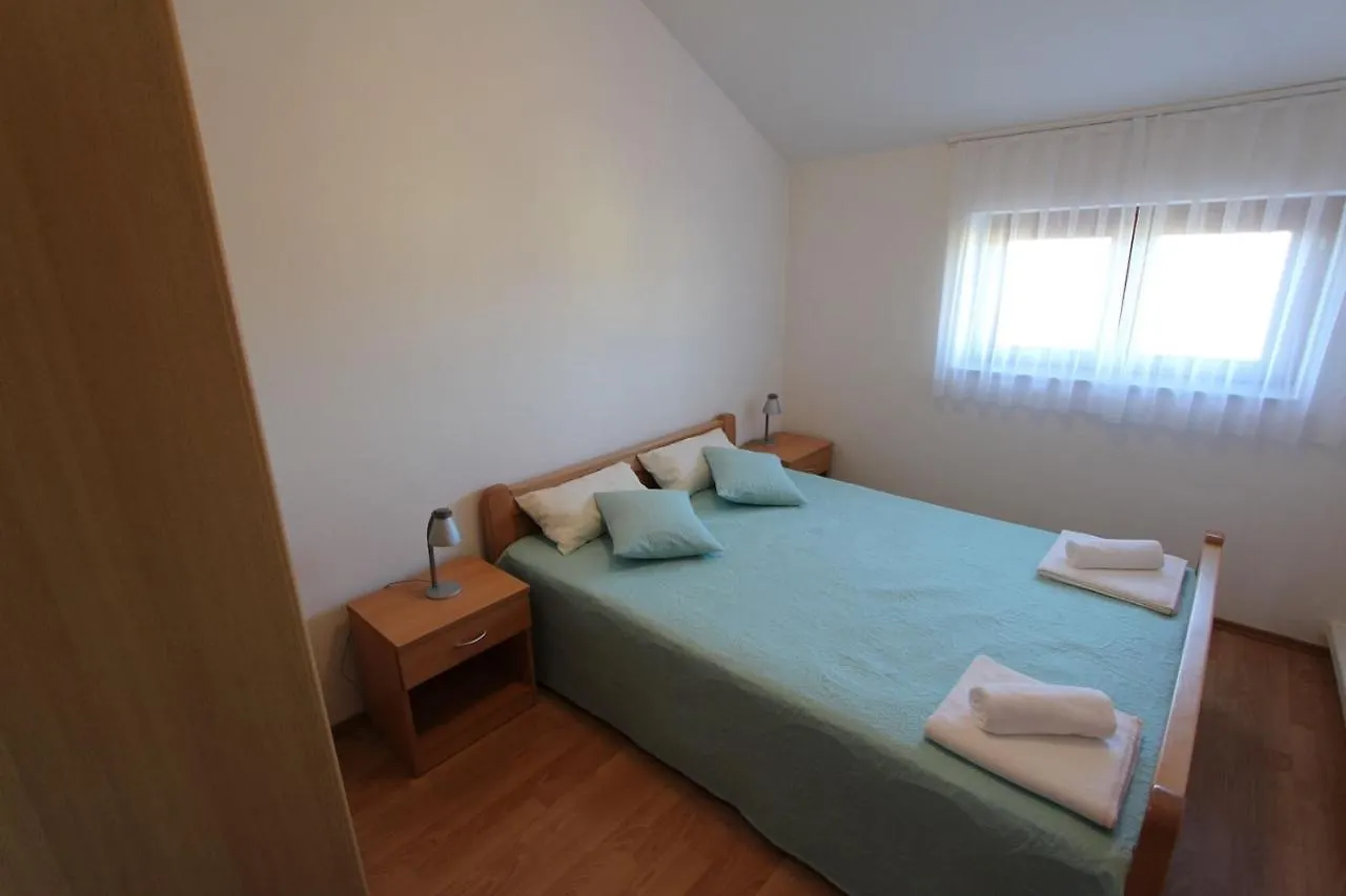 Apartments Valdina Malinska Guest house