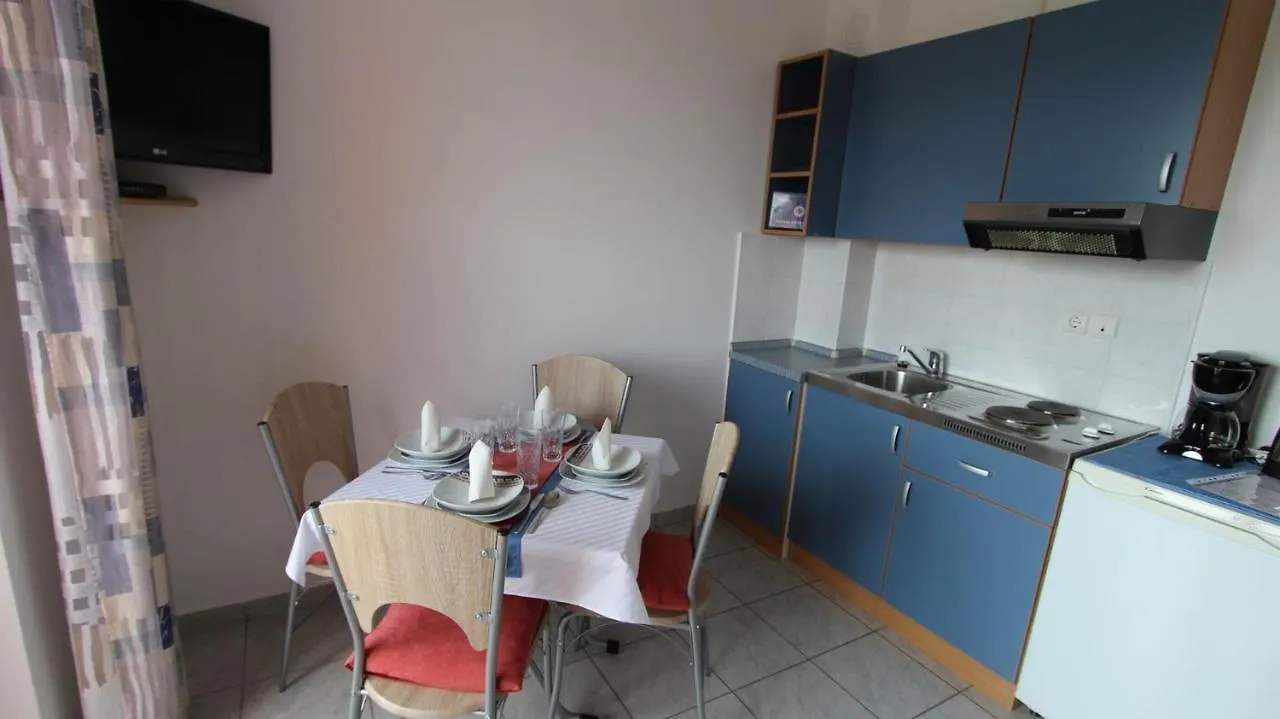 Guest house Apartments Valdina Malinska