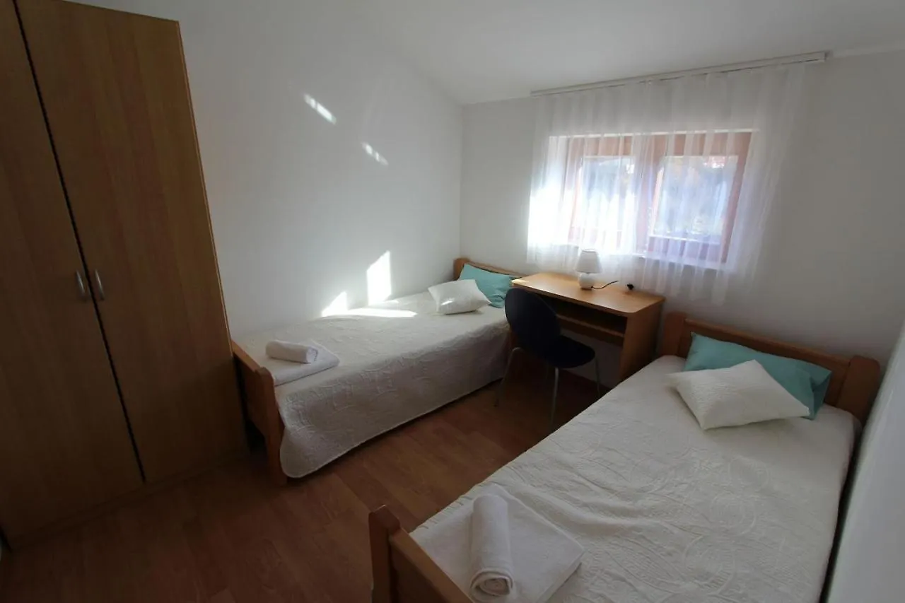 Apartments Valdina Malinska 0*,