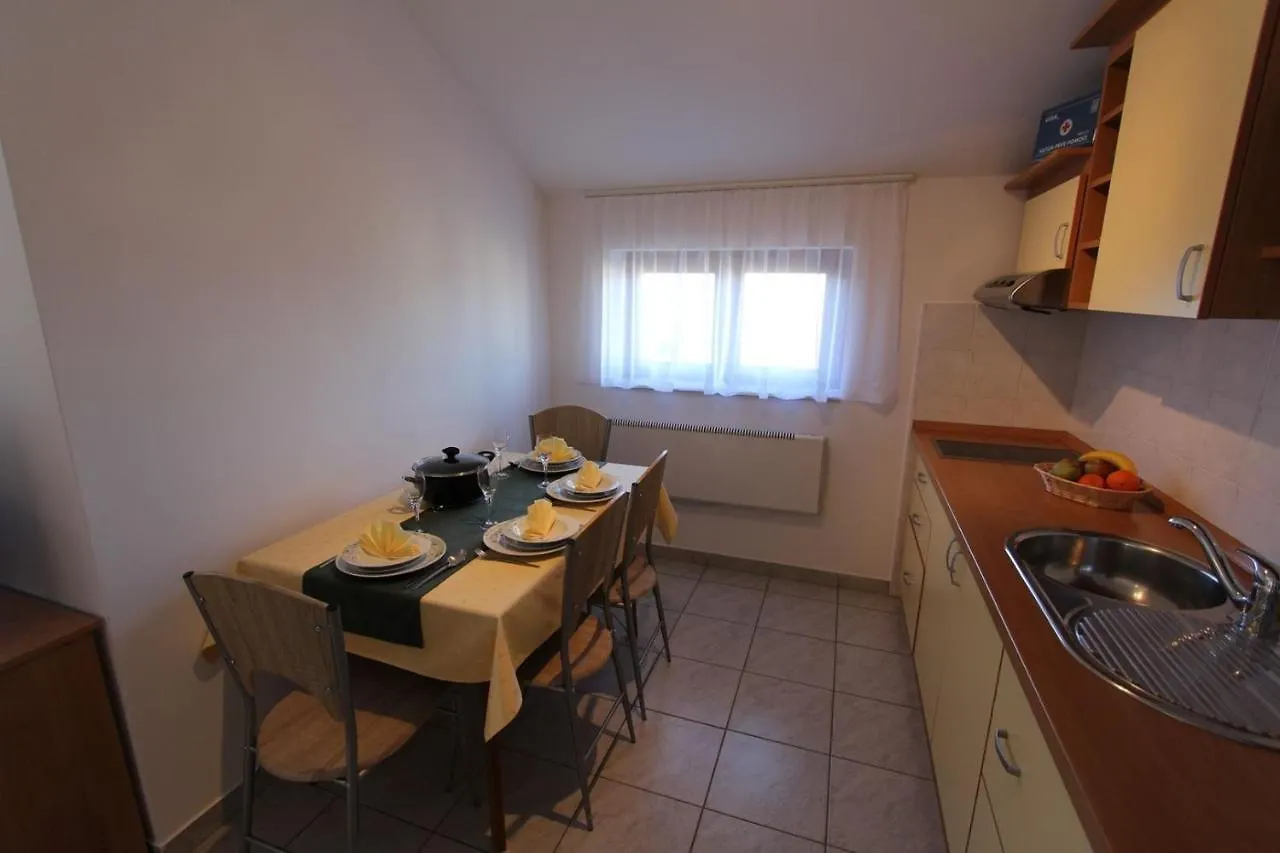 Apartments Valdina Malinska 0*,