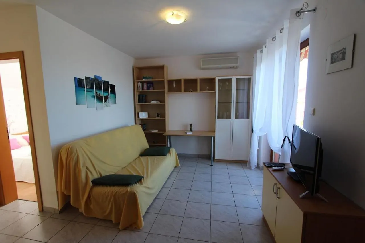 Guest house Apartments Valdina Malinska