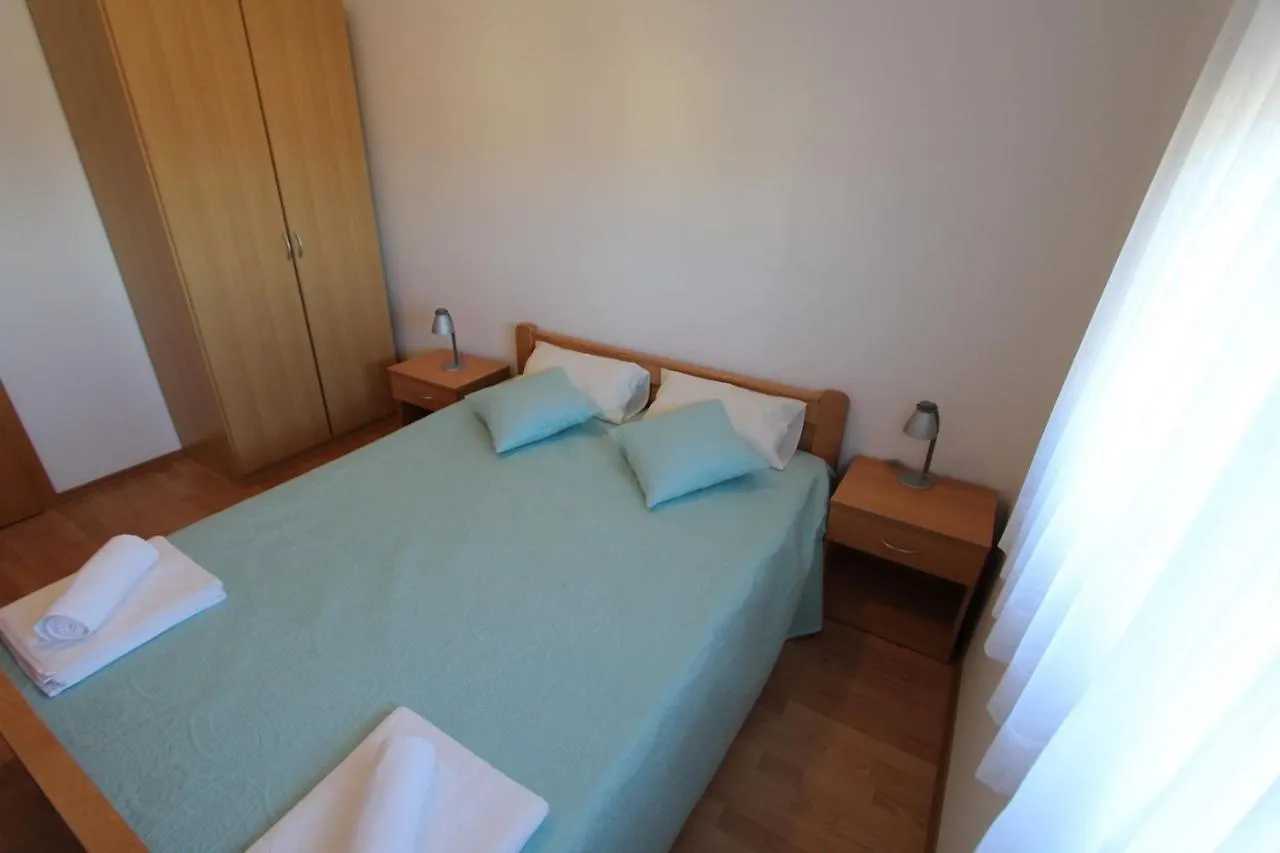 Guest house Apartments Valdina Malinska